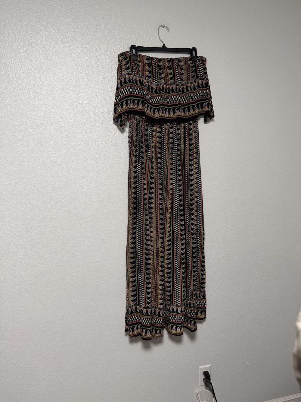 EARTHBOUND Black & Tan Off-Shoulder Printed  dress SZ L